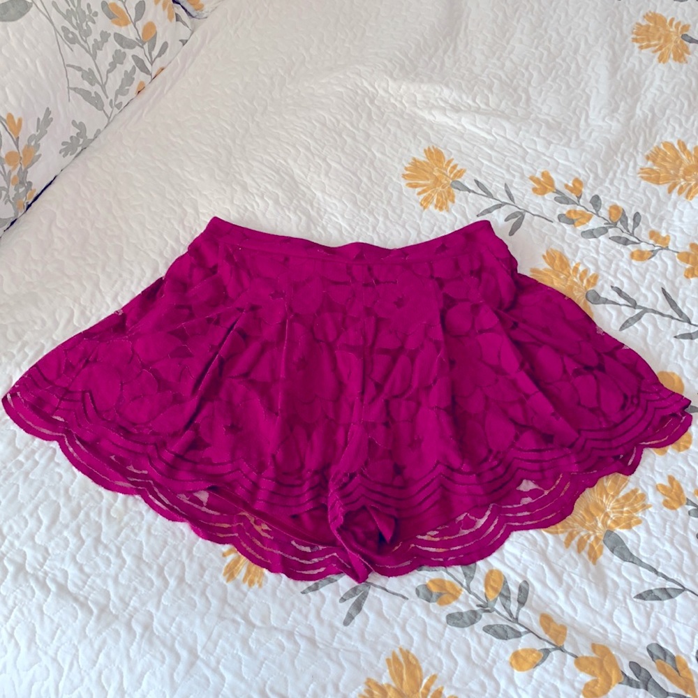 TORRID PLUM LACE SHORTS SIZE 0